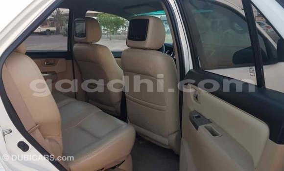 ይግዙ Imported Toyota Fortuner ነጭ መኪና በ Import - Dubai በ ሶማሊያ ይግዙ Imported Toyota Fortuner ነጭ መኪና በ Import - Dubai በ ሶማሊያ