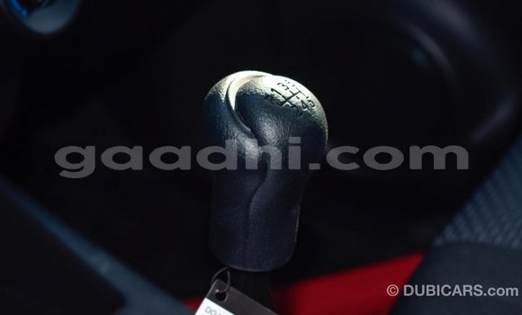 Acheter Import Voiture Toyota Hilux Blanc à Import - Dubai, Somalie Acheter Import Voiture Toyota Hilux Blanc à Import - Dubai, Somalie