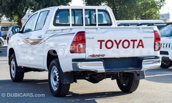 Acheter Import Voiture Toyota Hilux Blanc à Import - Dubai, Somalie Acheter Import Voiture Toyota Hilux Blanc à Import - Dubai, Somalie