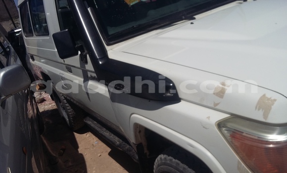 ይግዙ ያገለገለ Toyota Land Cruiser ነጭ መኪና በ ሞቃዲሾ በ ሶማሊያ ይግዙ ያገለገለ Toyota Land Cruiser ነጭ መኪና በ ሞቃዲሾ በ ሶማሊያ