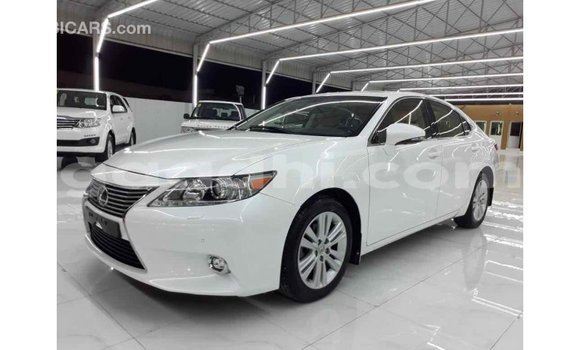 Imported Lexus ES White Makiinaa iti Import - Dubai keessatti Somalia keessatti Imported Lexus ES White Makiinaa iti Import - Dubai keessatti Somalia keessatti