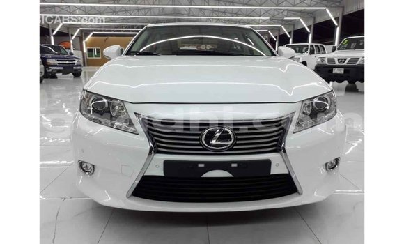 Imported Lexus ES White Makiinaa iti Import - Dubai keessatti Somalia keessatti Imported Lexus ES White Makiinaa iti Import - Dubai keessatti Somalia keessatti