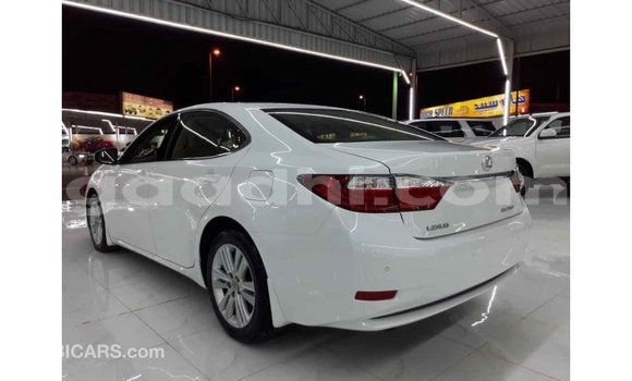 Imported Lexus ES White Makiinaa iti Import - Dubai keessatti Somalia keessatti Imported Lexus ES White Makiinaa iti Import - Dubai keessatti Somalia keessatti