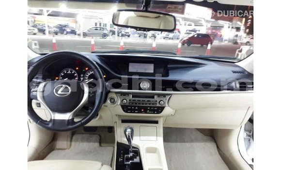 Imported Lexus ES White Makiinaa iti Import - Dubai keessatti Somalia keessatti Imported Lexus ES White Makiinaa iti Import - Dubai keessatti Somalia keessatti