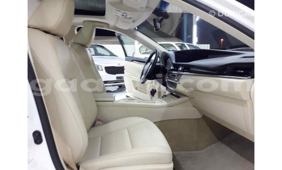 Imported Lexus ES White Makiinaa iti Import - Dubai keessatti Somalia keessatti Imported Lexus ES White Makiinaa iti Import - Dubai keessatti Somalia keessatti