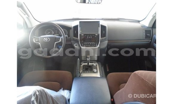 Imported Toyota Land Cruiser Other Makiinaa iti Import - Dubai keessatti Somalia keessatti Imported Toyota Land Cruiser Other Makiinaa iti Import - Dubai keessatti Somalia keessatti