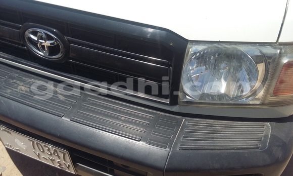 ይግዙ ያገለገለ Toyota Land Cruiser ነጭ መኪና በ ሞቃዲሾ በ ሶማሊያ ይግዙ ያገለገለ Toyota Land Cruiser ነጭ መኪና በ ሞቃዲሾ በ ሶማሊያ