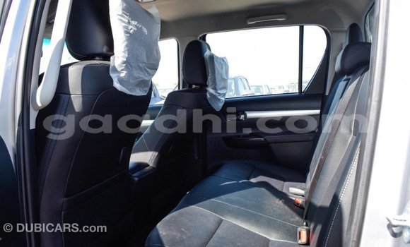 Imported Toyota Hilux Other Makiinaa iti Import - Dubai keessatti Somalia keessatti Imported Toyota Hilux Other Makiinaa iti Import - Dubai keessatti Somalia keessatti