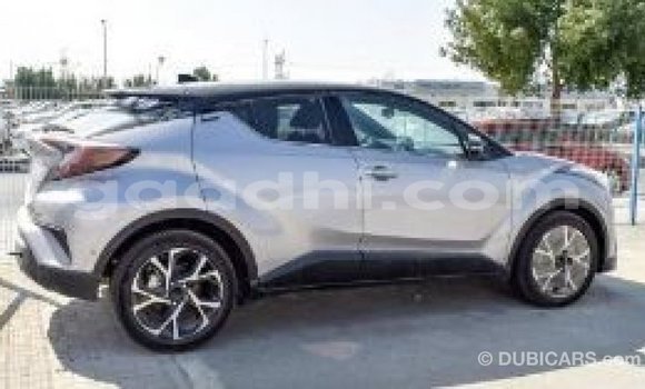 اشتري Imported Toyota C-HR آخر سيارة في Import - Dubai في الصومال اشتري Imported Toyota C-HR آخر سيارة في Import - Dubai في الصومال
