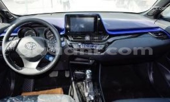 اشتري Imported Toyota C-HR آخر سيارة في Import - Dubai في الصومال اشتري Imported Toyota C-HR آخر سيارة في Import - Dubai في الصومال
