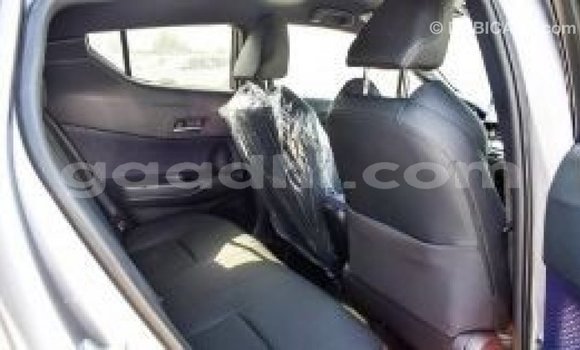 اشتري Imported Toyota C-HR آخر سيارة في Import - Dubai في الصومال اشتري Imported Toyota C-HR آخر سيارة في Import - Dubai في الصومال