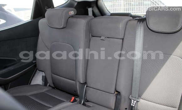 Imported Hyundai Santa Fe Black Makiinaa iti Import - Dubai keessatti Somalia keessatti Imported Hyundai Santa Fe Black Makiinaa iti Import - Dubai keessatti Somalia keessatti