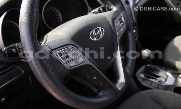 Imported Hyundai Santa Fe Black Makiinaa iti Import - Dubai keessatti Somalia keessatti Imported Hyundai Santa Fe Black Makiinaa iti Import - Dubai keessatti Somalia keessatti