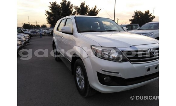 Imported Toyota Fortuner White Makiinaa iti Import - Dubai keessatti Somalia keessatti Imported Toyota Fortuner White Makiinaa iti Import - Dubai keessatti Somalia keessatti
