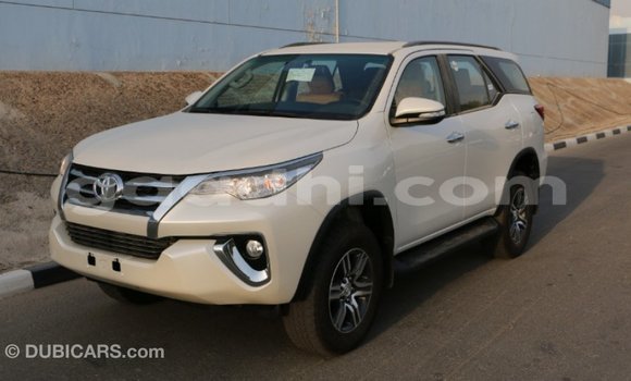 Nunua Imported Toyota Fortuner Nyeusi Gari ndani ya Import - Dubai nchini Somalia Nunua Imported Toyota Fortuner Nyeusi Gari ndani ya Import - Dubai nchini Somalia