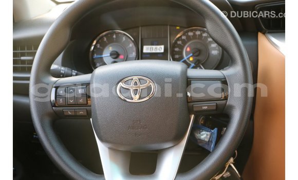 Nunua Imported Toyota Fortuner Nyeusi Gari ndani ya Import - Dubai nchini Somalia Nunua Imported Toyota Fortuner Nyeusi Gari ndani ya Import - Dubai nchini Somalia