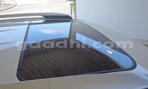 Buy Used Toyota RAV4 White Car in Muqdisho in Banadir Buy Used Toyota RAV4 White Car in Muqdisho in Banadir