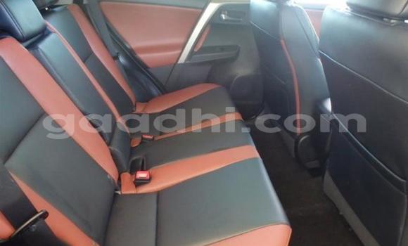 Buy Used Toyota RAV4 White Car in Muqdisho in Banadir Buy Used Toyota RAV4 White Car in Muqdisho in Banadir