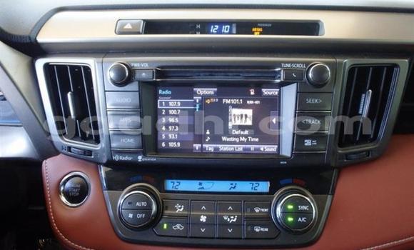 Buy Used Toyota RAV4 White Car in Muqdisho in Banadir Buy Used Toyota RAV4 White Car in Muqdisho in Banadir