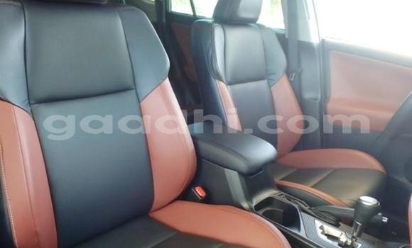 Buy Used Toyota RAV4 White Car in Muqdisho in Banadir Buy Used Toyota RAV4 White Car in Muqdisho in Banadir