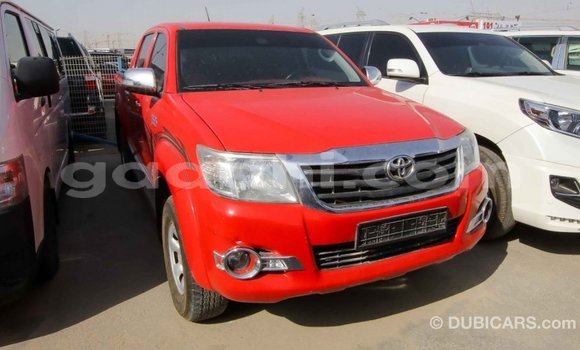 Acheter Import Voiture Toyota Hilux Rouge à Import - Dubai, Somalie Acheter Import Voiture Toyota Hilux Rouge à Import - Dubai, Somalie