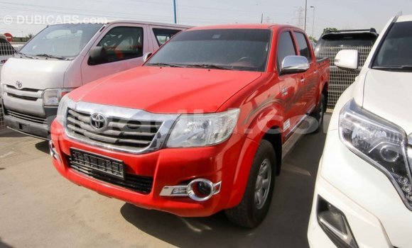 Acheter Import Voiture Toyota Hilux Rouge à Import - Dubai, Somalie Acheter Import Voiture Toyota Hilux Rouge à Import - Dubai, Somalie