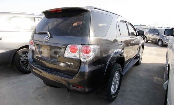 ይግዙ Imported Toyota Fortuner ሌላ መኪና በ Import - Dubai በ ሶማሊያ ይግዙ Imported Toyota Fortuner ሌላ መኪና በ Import - Dubai በ ሶማሊያ