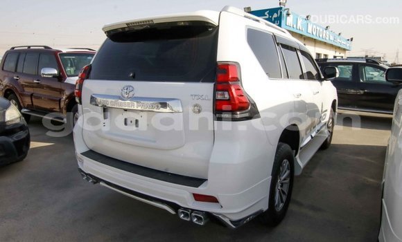 Imported Toyota Prado White Makiinaa iti Import - Dubai keessatti Somalia keessatti Imported Toyota Prado White Makiinaa iti Import - Dubai keessatti Somalia keessatti