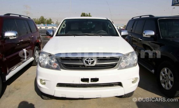 ይግዙ Imported Toyota Fortuner ነጭ መኪና በ Import - Dubai በ ሶማሊያ ይግዙ Imported Toyota Fortuner ነጭ መኪና በ Import - Dubai በ ሶማሊያ