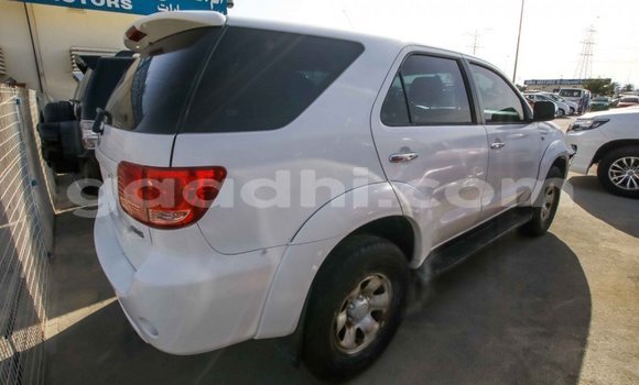 ይግዙ Imported Toyota Fortuner ነጭ መኪና በ Import - Dubai በ ሶማሊያ ይግዙ Imported Toyota Fortuner ነጭ መኪና በ Import - Dubai በ ሶማሊያ