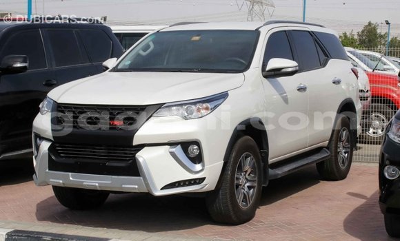 اشتري Imported Toyota Fortuner أبيض سيارة في Import - Dubai في الصومال اشتري Imported Toyota Fortuner أبيض سيارة في Import - Dubai في الصومال