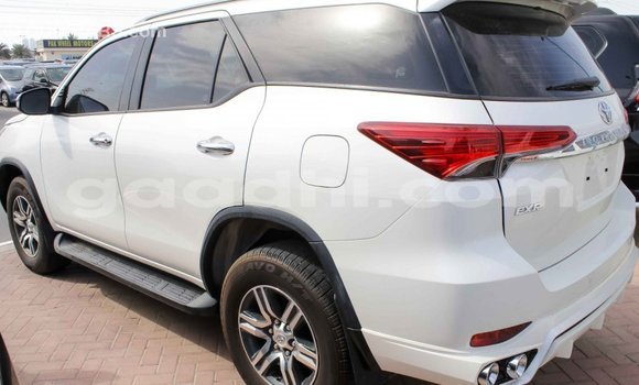 اشتري Imported Toyota Fortuner أبيض سيارة في Import - Dubai في الصومال اشتري Imported Toyota Fortuner أبيض سيارة في Import - Dubai في الصومال