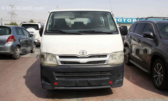 Imported Toyota Hiace White Makiinaa iti Import - Dubai keessatti Somalia keessatti Imported Toyota Hiace White Makiinaa iti Import - Dubai keessatti Somalia keessatti