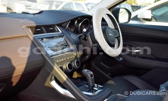 Acheter Import Voiture Jaguar E-Pace Rouge à Import - Dubai, Somalie Acheter Import Voiture Jaguar E-Pace Rouge à Import - Dubai, Somalie