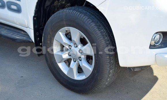 Imported Toyota Prado White Makiinaa iti Import - Dubai keessatti Somalia keessatti Imported Toyota Prado White Makiinaa iti Import - Dubai keessatti Somalia keessatti