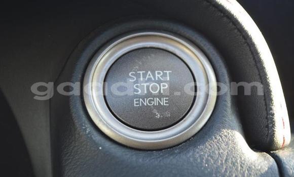 Oofamaa Lexus IS White Makiinaa iti Mogadishu keessatti Somalia keessatti Oofamaa Lexus IS White Makiinaa iti Mogadishu keessatti Somalia keessatti