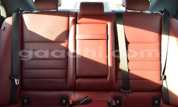 Oofamaa Lexus IS White Makiinaa iti Mogadishu keessatti Somalia keessatti Oofamaa Lexus IS White Makiinaa iti Mogadishu keessatti Somalia keessatti