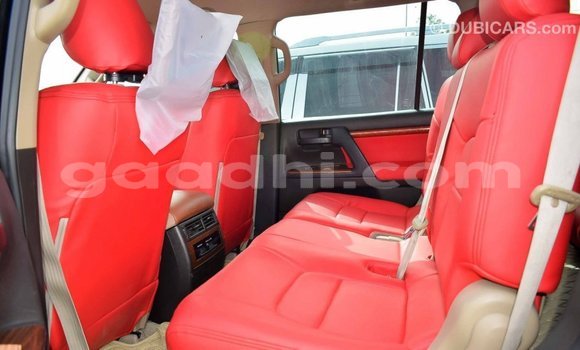 اشتري Imported Toyota Land Cruiser أسود سيارة في Import - Dubai في الصومال اشتري Imported Toyota Land Cruiser أسود سيارة في Import - Dubai في الصومال