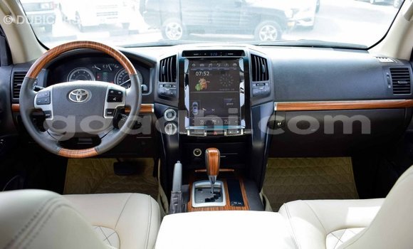 Acheter Import Voiture Toyota Land Cruiser Autre à Import - Dubai, Somalie Acheter Import Voiture Toyota Land Cruiser Autre à Import - Dubai, Somalie