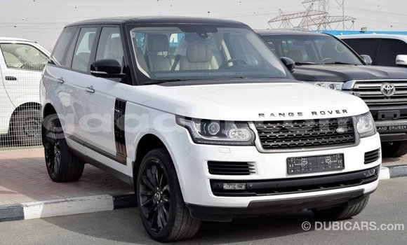 Imported Land Rover Range Rover White Makiinaa iti Import - Dubai keessatti Somalia keessatti Imported Land Rover Range Rover White Makiinaa iti Import - Dubai keessatti Somalia keessatti