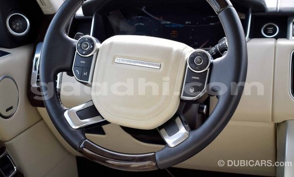 Imported Land Rover Range Rover White Makiinaa iti Import - Dubai keessatti Somalia keessatti Imported Land Rover Range Rover White Makiinaa iti Import - Dubai keessatti Somalia keessatti