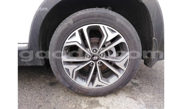 Imported Hyundai Santa Fe White Makiinaa iti Import - Dubai keessatti Somalia keessatti Imported Hyundai Santa Fe White Makiinaa iti Import - Dubai keessatti Somalia keessatti