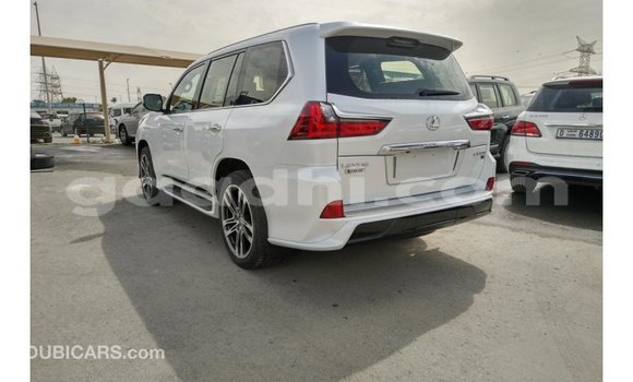 Imported Lexus LX White Makiinaa iti Import - Dubai keessatti Somalia keessatti Imported Lexus LX White Makiinaa iti Import - Dubai keessatti Somalia keessatti
