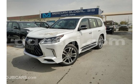 Imported Lexus LX White Makiinaa iti Import - Dubai keessatti Somalia keessatti Imported Lexus LX White Makiinaa iti Import - Dubai keessatti Somalia keessatti