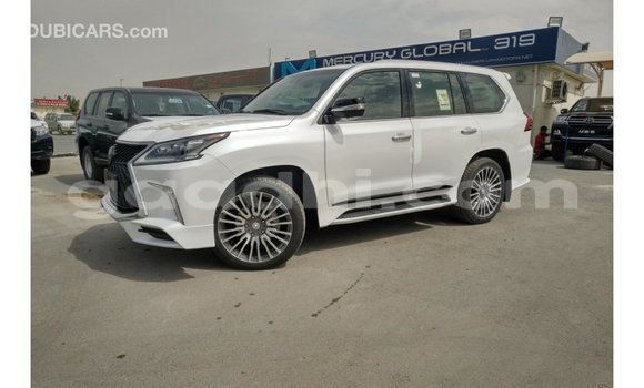 Imported Lexus LX White Makiinaa iti Import - Dubai keessatti Somalia keessatti Imported Lexus LX White Makiinaa iti Import - Dubai keessatti Somalia keessatti