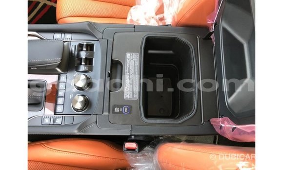 Imported Lexus LX White Makiinaa iti Import - Dubai keessatti Somalia keessatti Imported Lexus LX White Makiinaa iti Import - Dubai keessatti Somalia keessatti