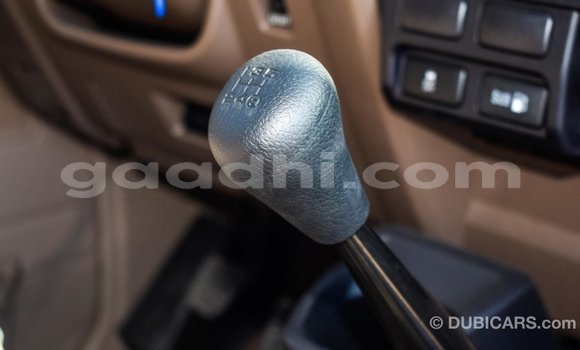 Imported Toyota Land Cruiser Beige Makiinaa iti Import - Dubai keessatti Somalia keessatti Imported Toyota Land Cruiser Beige Makiinaa iti Import - Dubai keessatti Somalia keessatti