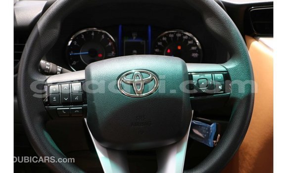Nunua Imported Toyota Fortuner Nyeusi Gari ndani ya Import - Dubai nchini Somalia Nunua Imported Toyota Fortuner Nyeusi Gari ndani ya Import - Dubai nchini Somalia