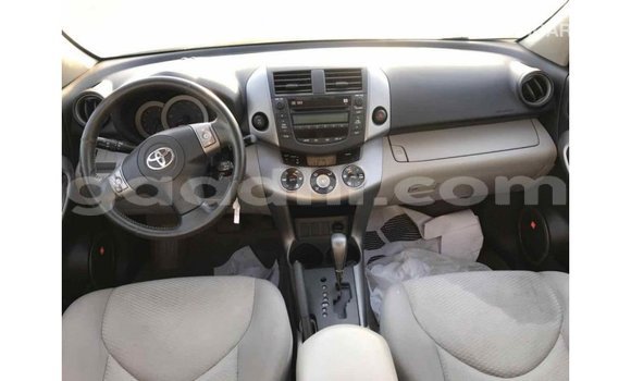 Buy Import Toyota HiAce White Truck in Import - Dubai in Somalia Buy Import Toyota HiAce White Truck in Import - Dubai in Somalia