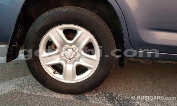 اشتري Imported Toyota HiAce أزرق شاحنة في Import - Dubai في الصومال اشتري Imported Toyota HiAce أزرق شاحنة في Import - Dubai في الصومال